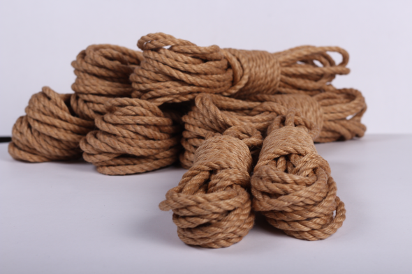 natural shibari_jute rope for rope bondage