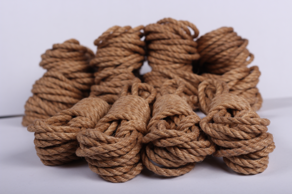 natural shibari_jute rope for rope bondage